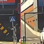 Przed jedną z największych galerii handlowych we Wrocławiu doszło do sytuacji, która wzbudziła zarówno śmiech, jak i grozę wśród internautów.