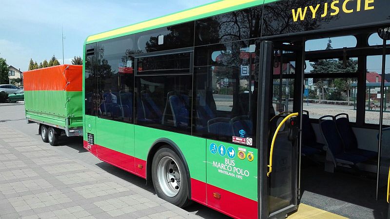 Wybór oferty i umowa na obsługę linii 822 i 842 w aglomeracji wrocławskiej / fot. UG Kobierzyce