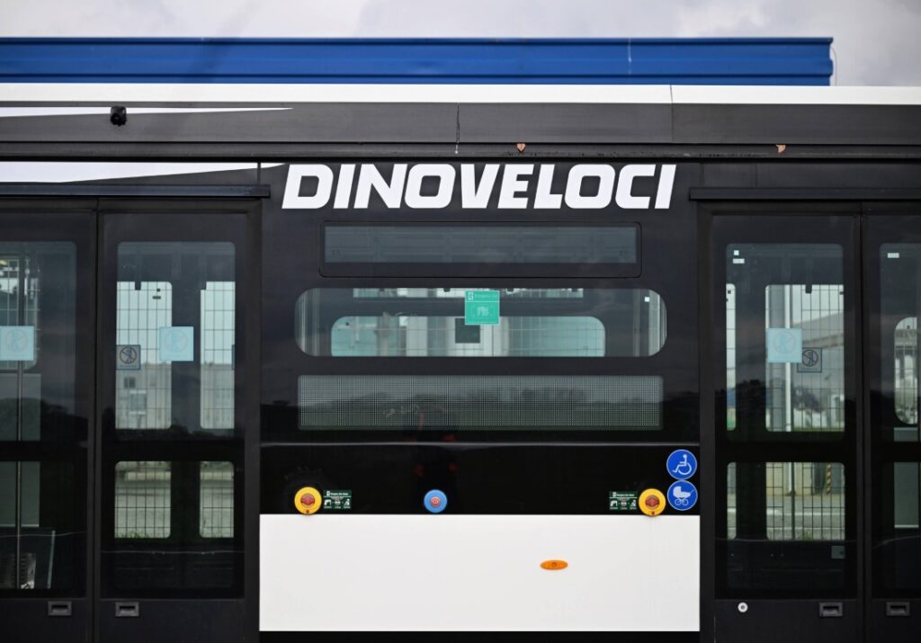 DINOBUS: Elektryczne autobusy lotniskowe Busnex