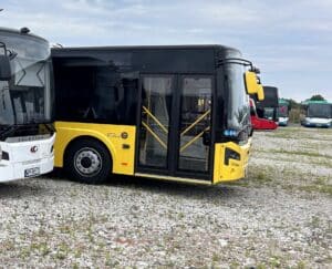 Güleryüz w Polsce – cztery niskopodłogowe autobusy miejskie z silnikami Euro 6 trafiły do floty dolnośląskiej firmy Trako.
