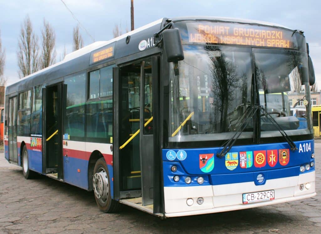 Powiat Grudziądzki wybiera operatora transportu publicznego – trzy oferty w przetargu