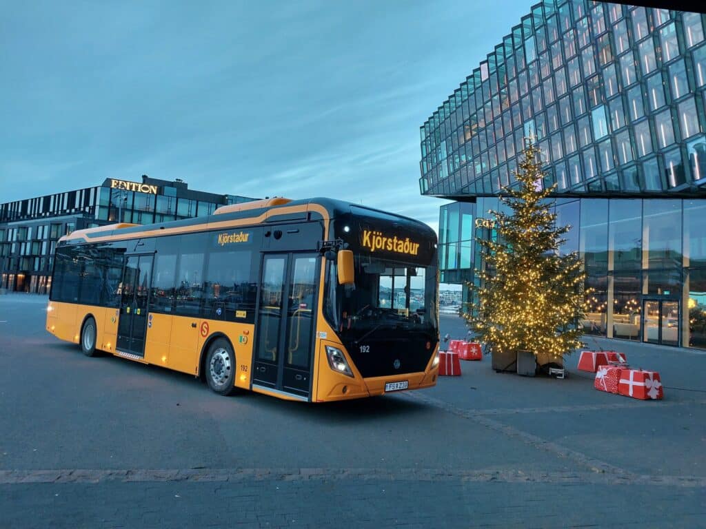 Autobusy w Reykjavíku zyskują dzięki nowemu programowi finansowania