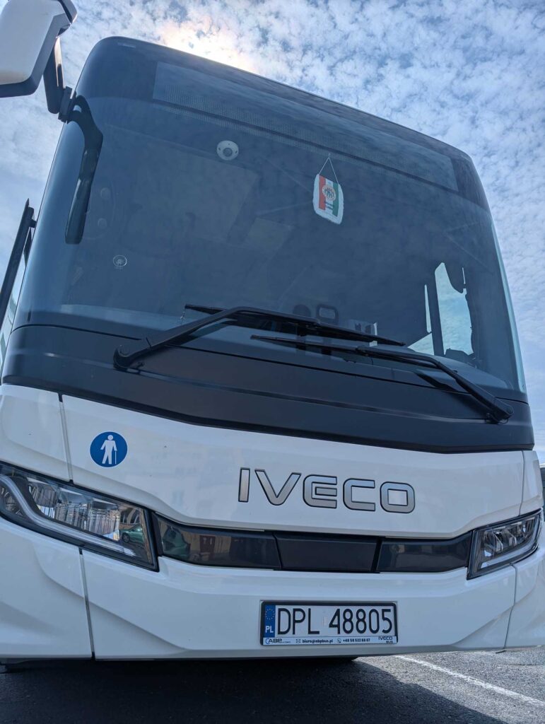 Nowoczesne autobusy pracownicze Iveco Crossway dla KGHM / fot. Mercus Logistyka