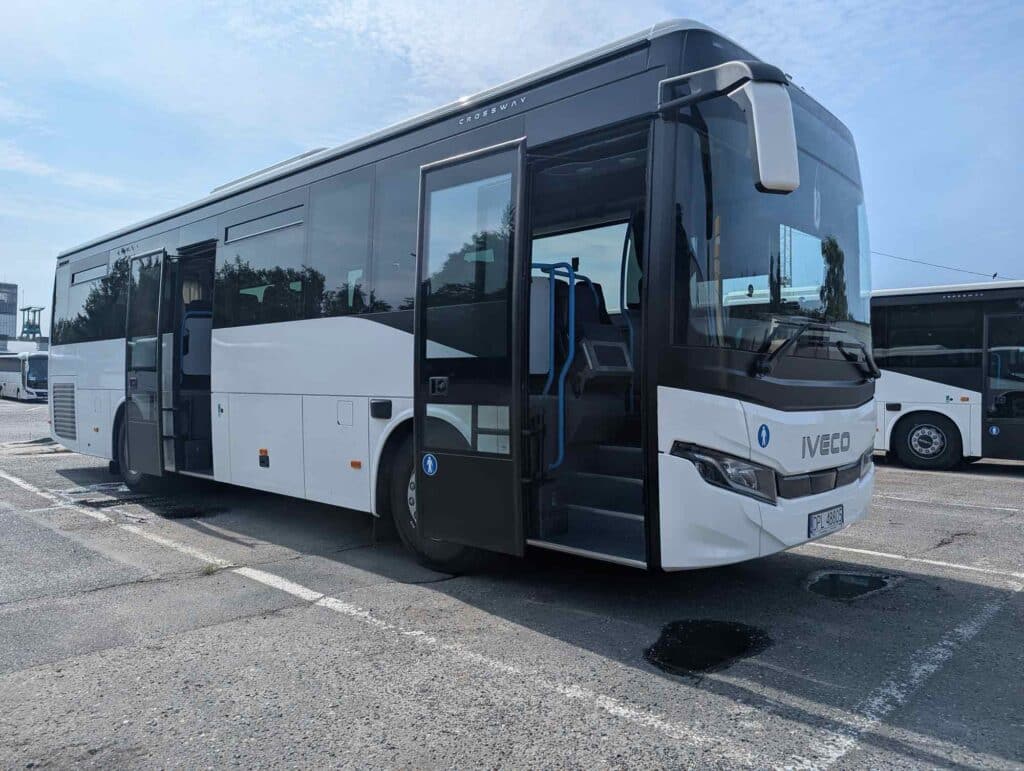 Nowoczesne autobusy pracownicze Iveco Crossway dla KGHM / fot. Mercus Logistyka