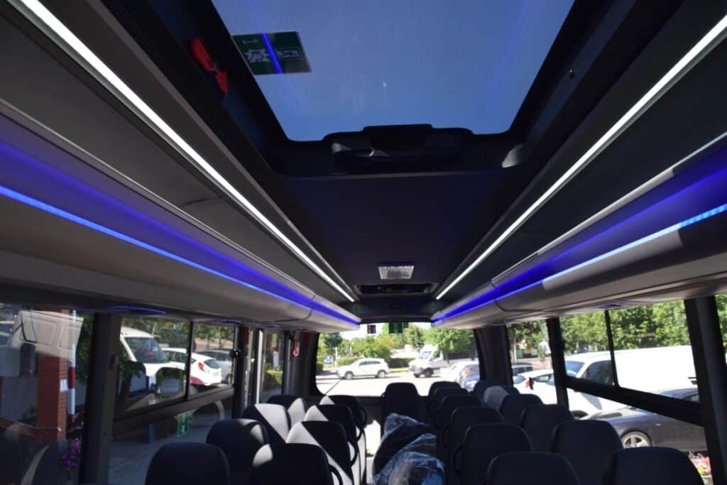 Połaniec z nowym autobusem MMI IVECO 100 MOVEO. Inwestycja z Polskiego Ładu poprawi transport lokalny
