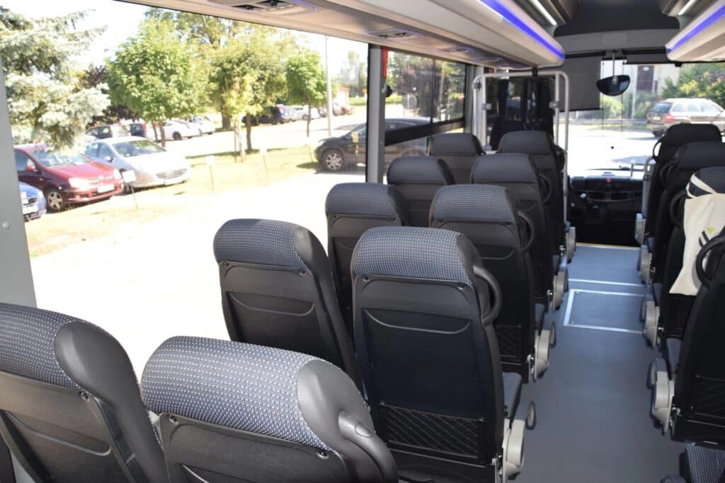 Połaniec z nowym autobusem MMI IVECO 100 MOVEO. Inwestycja z Polskiego Ładu poprawi transport lokalny