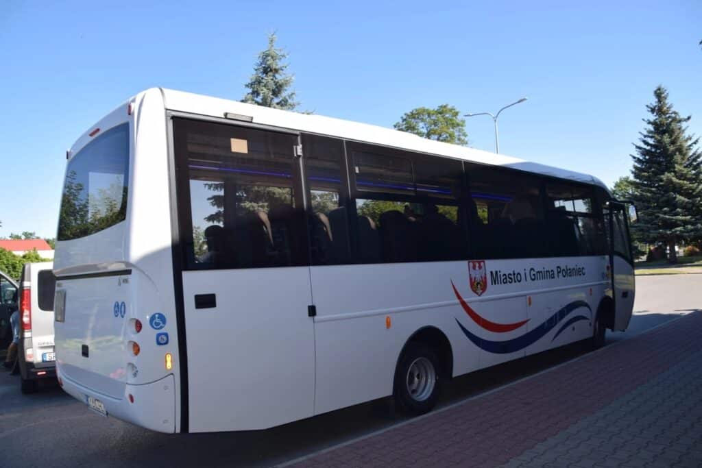 Połaniec z nowym autobusem MMI IVECO 100 MOVEO. Inwestycja z Polskiego Ładu poprawi transport lokalny