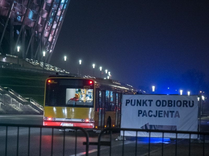 Co wiemy o zakupach autobusów ewakuacyjnych? MSWiA wyjaśnia i chłodzi