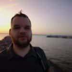 Wojciech Harmansa jest muzykiem zespołu Perły i Łotry. Zespół uchodzi za legendę polskiej sceny szantowej.