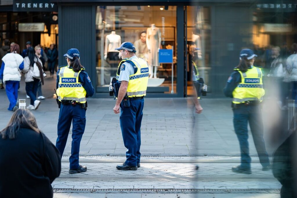 Nowa Zelandia: Dwulatka znaleziona w luku bagażowym autobusu. Policja zatrzymała kobietę podejrzaną o znęcanie się / fot. Police New Zealand