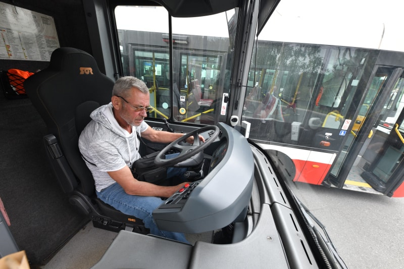 Z Pragi do Czerniowców. Czesi cały czas pomagają autobusowo Ukrainie