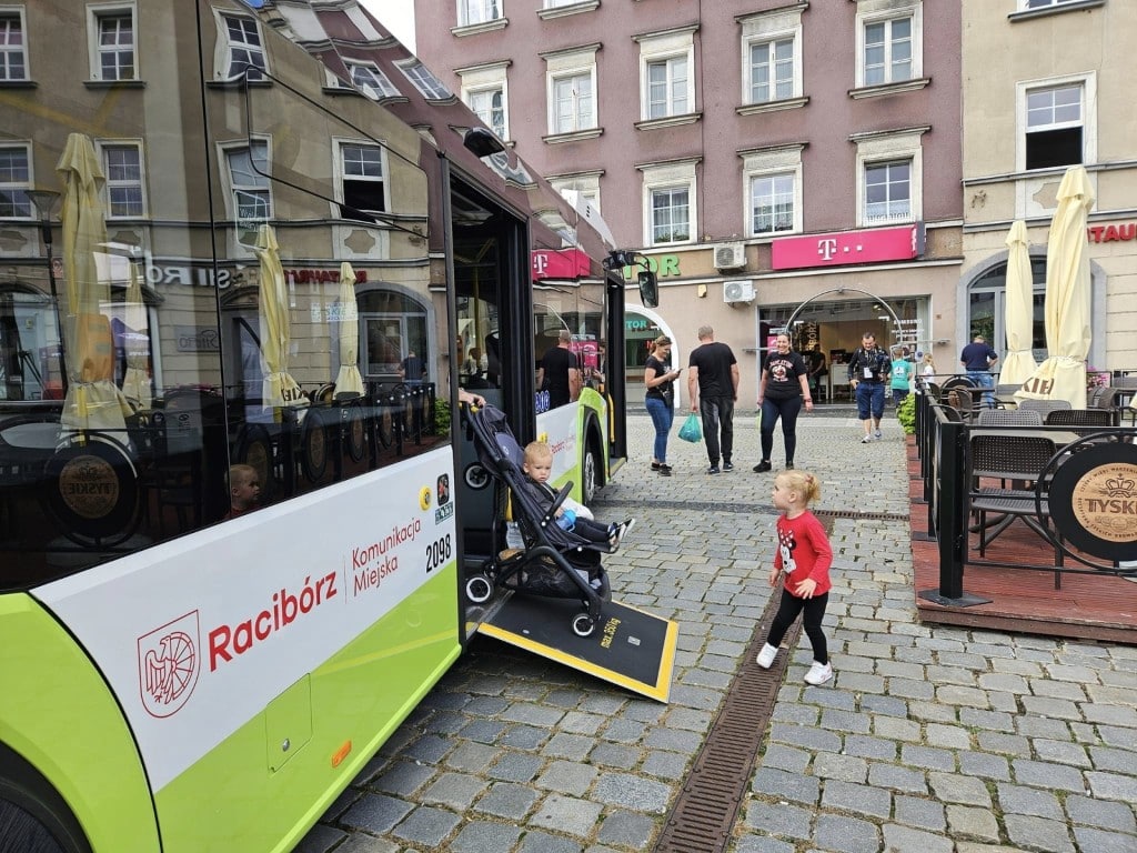Racibórz rozwija transport publiczny – przetarg na stację ładowania autobusów elektrycznych / fot. UM Racibórz