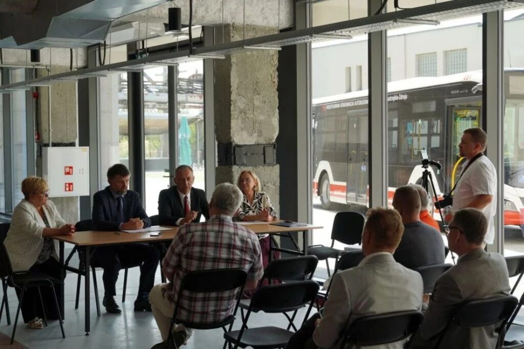 MZK kupuje kolejne autobusy elektryczne. Umowa podpisana – będzie łącznie 14 pojazdów zeroemisyjnych