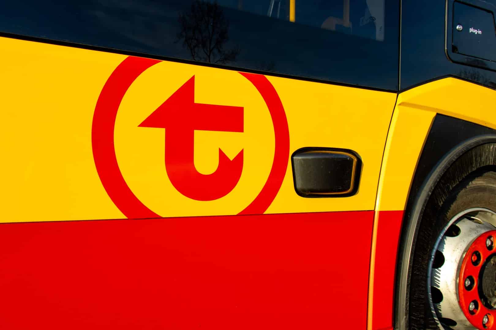 Infobus - Mobilis przegrywa odwołanie w przetargu ZTM Warszawa. Prosta droga do umowy z Relobus?