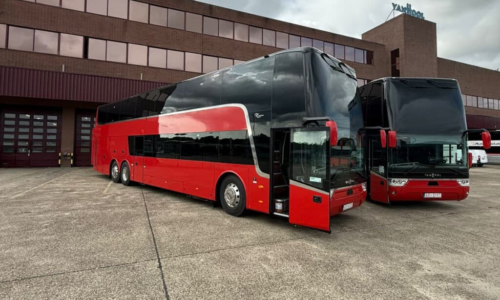 Van Hool Astromega wraca na trasę. Pierwsze dwa egzemplarze w Polsce