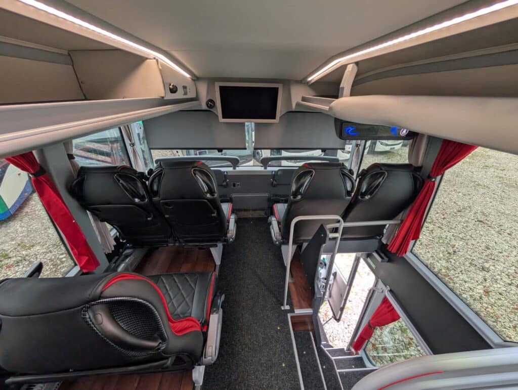 Van Hool Astromega wraca na trasę. Pierwsze dwa egzemplarze w Polsce