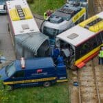 Wrocław: Kolizja tramwaju z autobusem na osiedlu Gaj. Zmiany tras tramwajów i autobusów