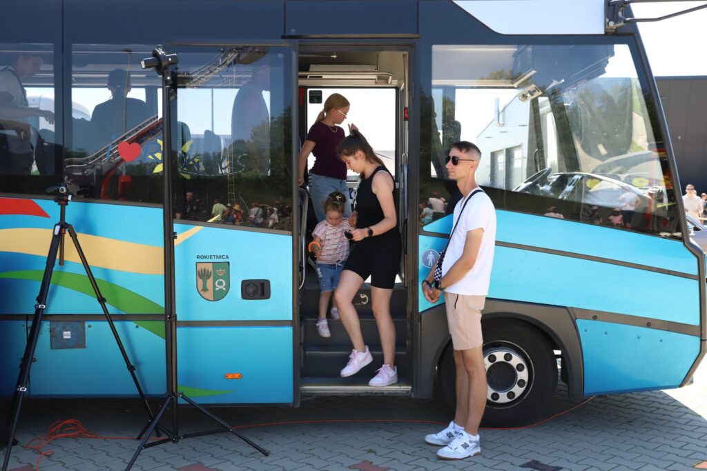 Rokbus inwestuje w mobilność: używany autobus turystyczny wzmacnia flotę spółki