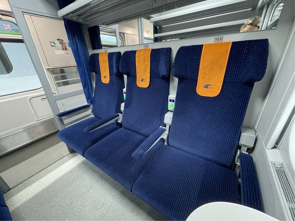 PKP Intercity z kolejnymi wagonami na 200 km/h