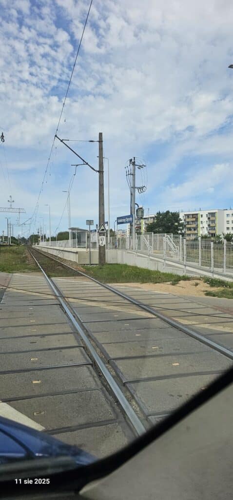 Zerwał sieć trakcyjną w Kołobrzegu. Teraz zostanie obciążony kosztami foto: KPP Kołobrzeg
