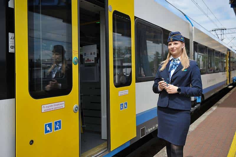 Koleje Śląskie szkolą drużyny konduktorskie z pierwszej pomocy i reagowania w sytuacjach konfliktowych