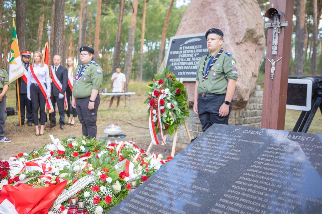 45 lat od katastrofy kolejowej pod Otłoczynem foto: UMWKP