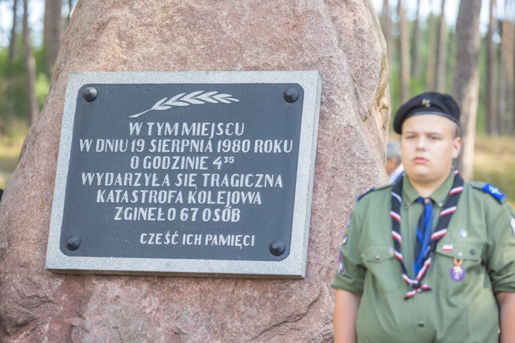45 lat od katastrofy kolejowej pod Otłoczynem foto: UMWKP