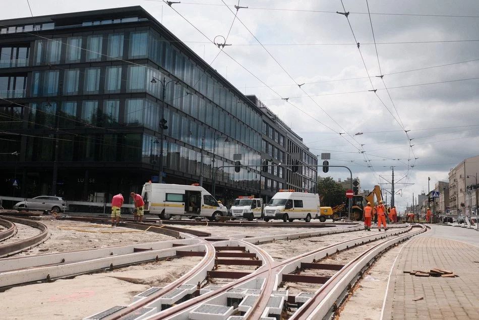 Trwa remont torowiska na Zachodniej w Łodzi. Zmiany w ruchu i objazdy tramwajów foto: UM Łódź