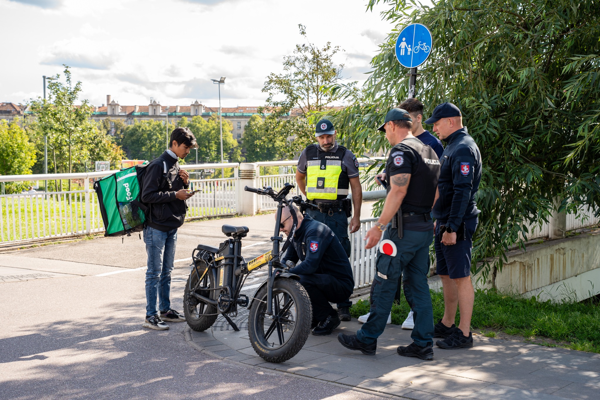 Infobike - Litewskie kontrole „e-rowerów” na ulicach miast. Polska też się mierzy z tym problemem