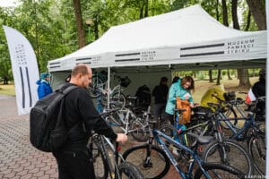 9. edycja Peletonu Pamięci za nam. Mimo silnego wiatru i deszczu frekwencja dopisała