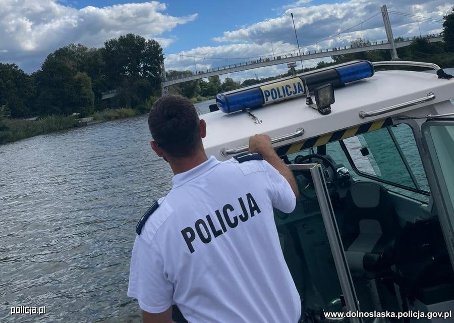 Wrocław: kradł rower, skoczył do Odry i… omal się nie utopił
