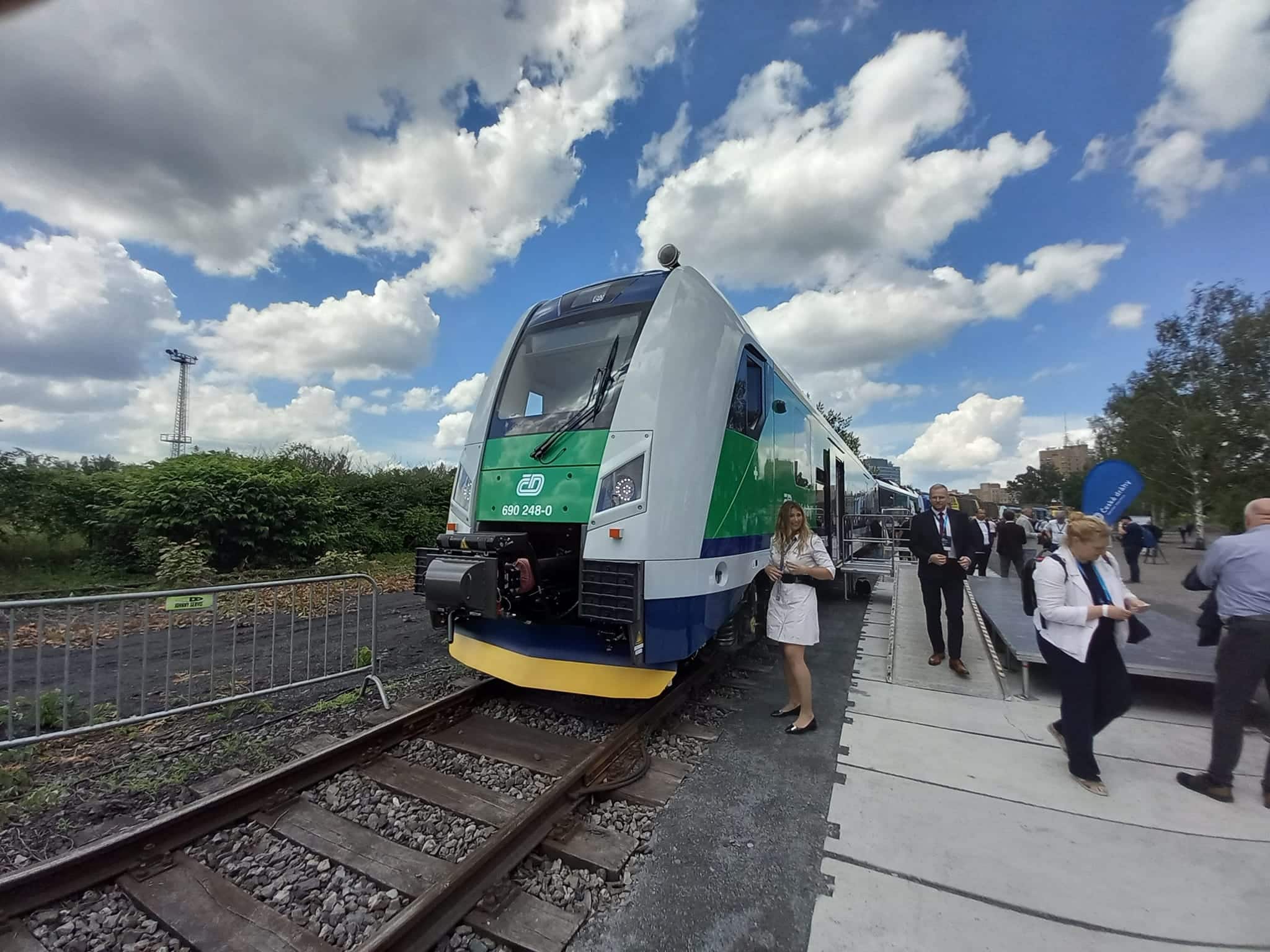 Inforail - Škoda dostarczy hybrydowe jednostki dla ZSSK. Brak konkurencji w przetargu