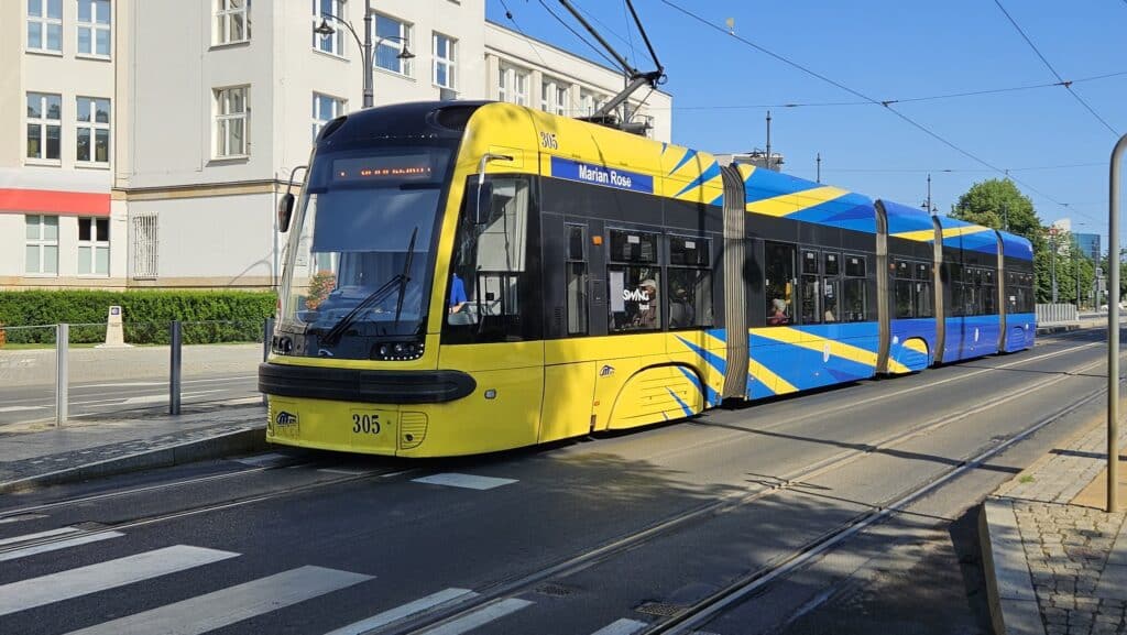 Zderzenie dwóch tramwajów w Toruniu. Kilkanaście osób rannych, w tym dzieci zdjęcie ilustracyjne /foto: UM Toruń