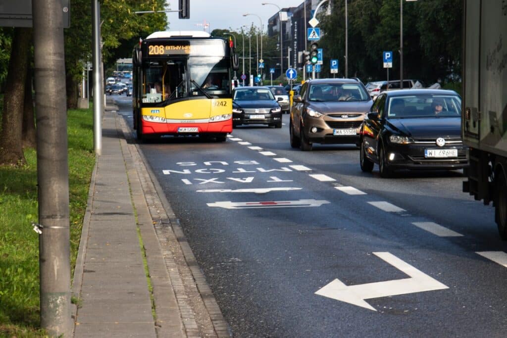 Warszawski Transport Publiczny potrzebuje analizę buspasów. Sześć ofert w przetargu