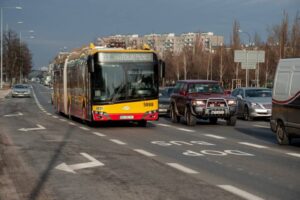 Analiza buspasów w Warszawie bez wykonawcy – przetarg unieważniony