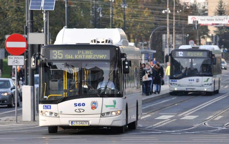 Toruń z przetargiem na 12 używanych autobusów – szansa dla rynku wtórnego