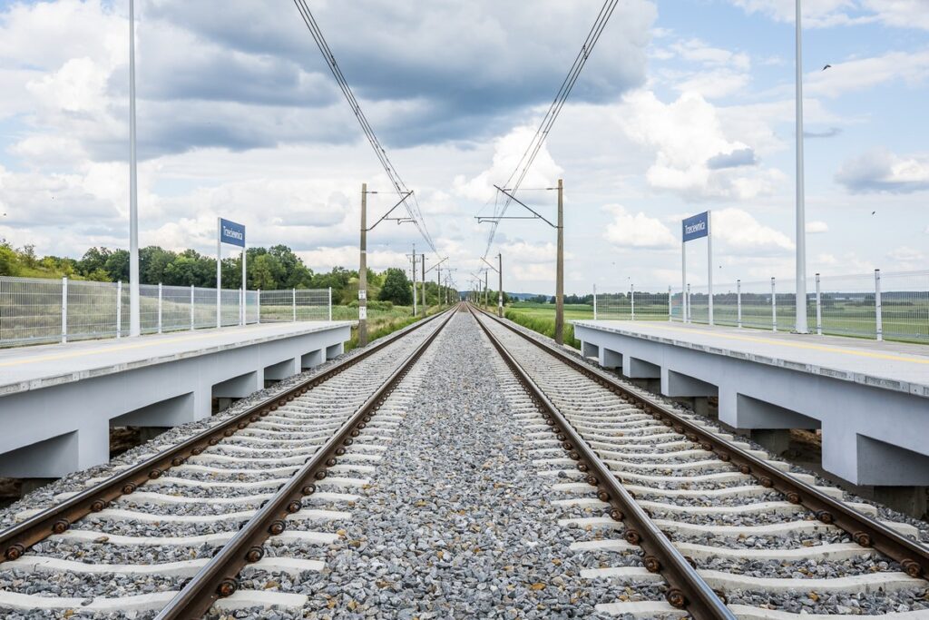 Nowy przystanek kolejowy w Trzeciewnicy. Szybciej do Bydgoszczy, nad Bałtyk i do Szczecina foto: UMWKP