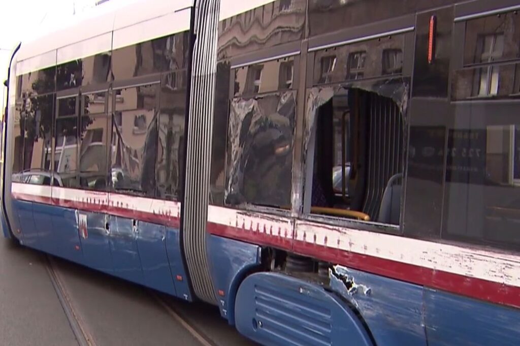 Wykolejenia tramwajów w Bydgoszczy i Łodzi