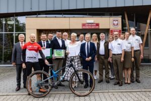 8 września w siedzibie Nadleśnictwa Andrychów podpisano umowę, która otwiera nowy rozdział w rozwoju infrastruktury rowerowej w gminie Wadowice.