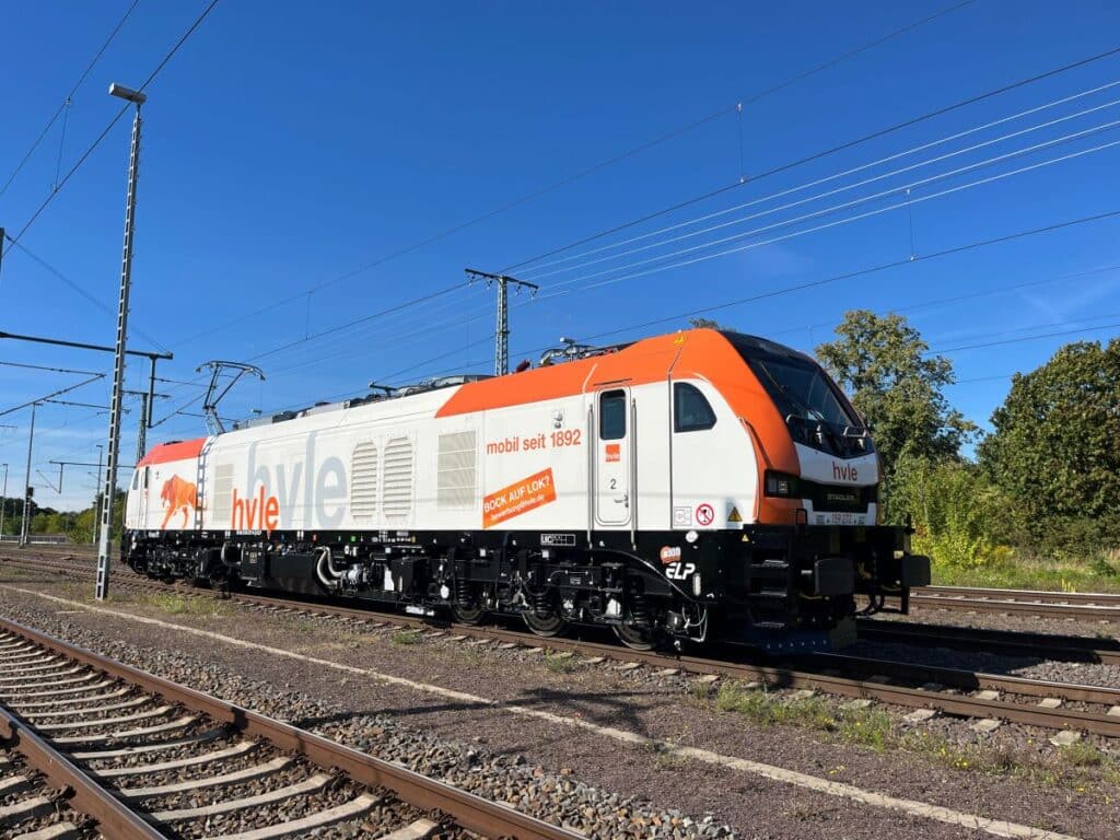 Stadler dostarczył setną lokomotywę EURODUAL dla European Loc Pool foto: Stadler