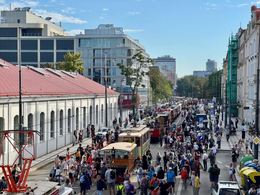 150 lat komunikacji miejskiej w Pradze. Wielka tramwajowa parada foto: PID