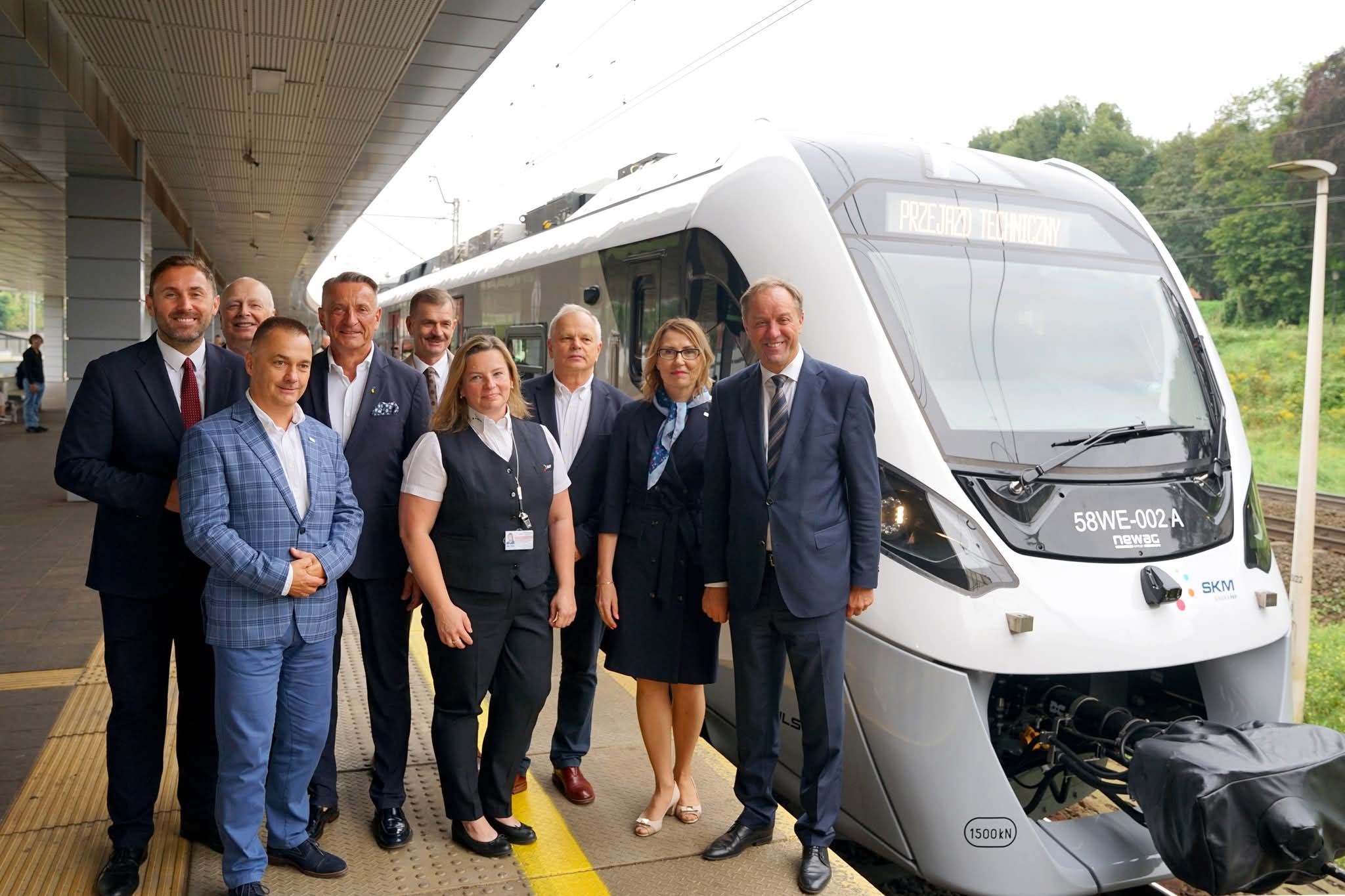 Inforail - Dwa nowe pociągi aglomeracyjne już wożą pasażerów PKP SKM