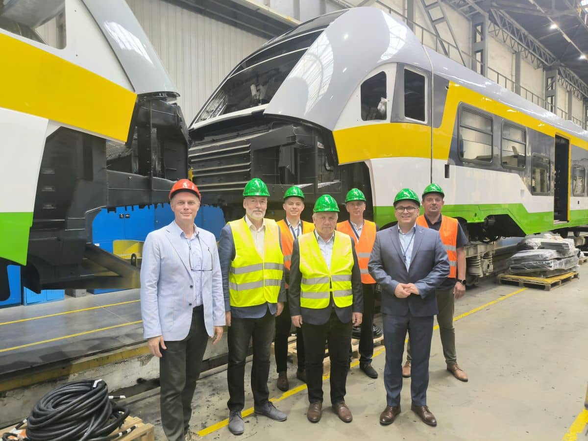 Inforail - 61WE czyli całkiem nowy skład dla Kolei Mazowieckich po pierwszych odbiorach