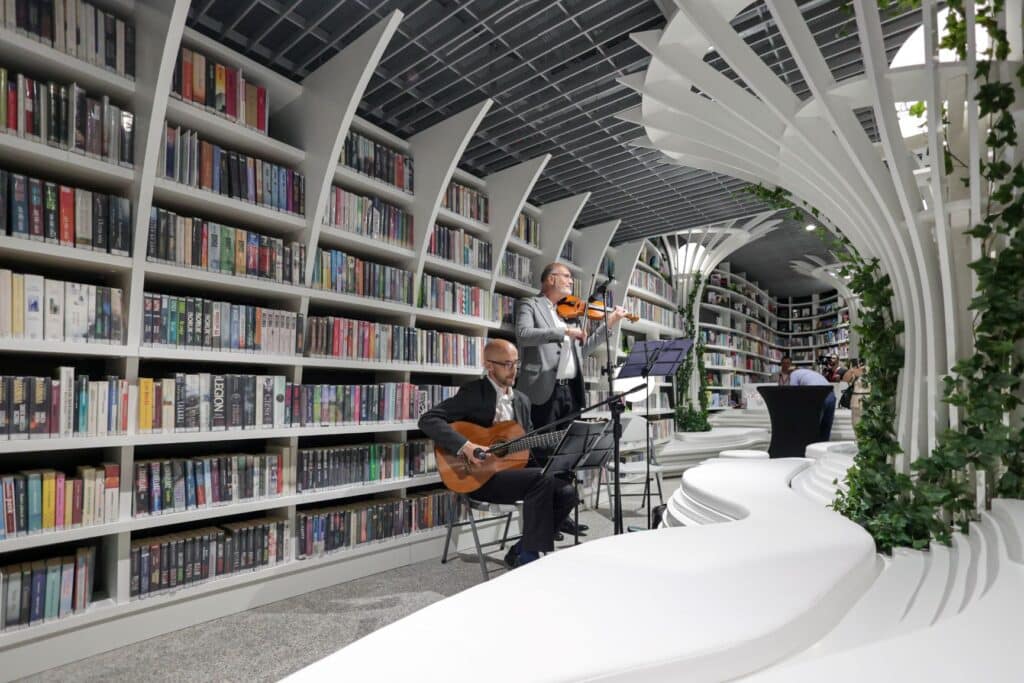 Startuje Metroteka czyli pierwsza w Warszawie biblioteka w metrze foto: UM Warszawa