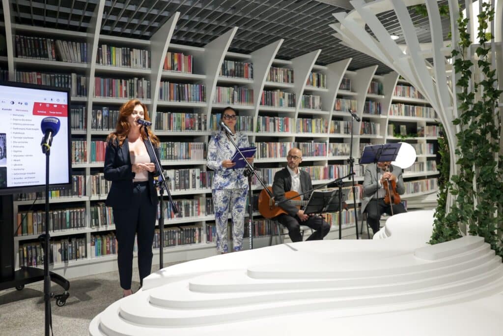 Startuje Metroteka czyli pierwsza w Warszawie biblioteka w metrze foto: UM Warszawa
