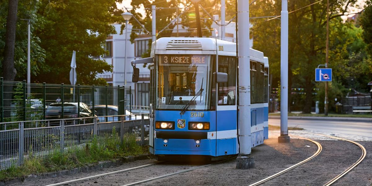 Infotram - Wrocławskie Protramy z klimatyzacją. Pierwszy już jeździ