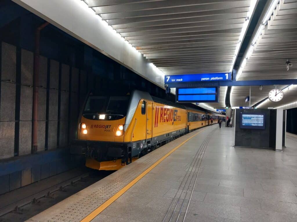 Pociąg RegioJet w Warszawie