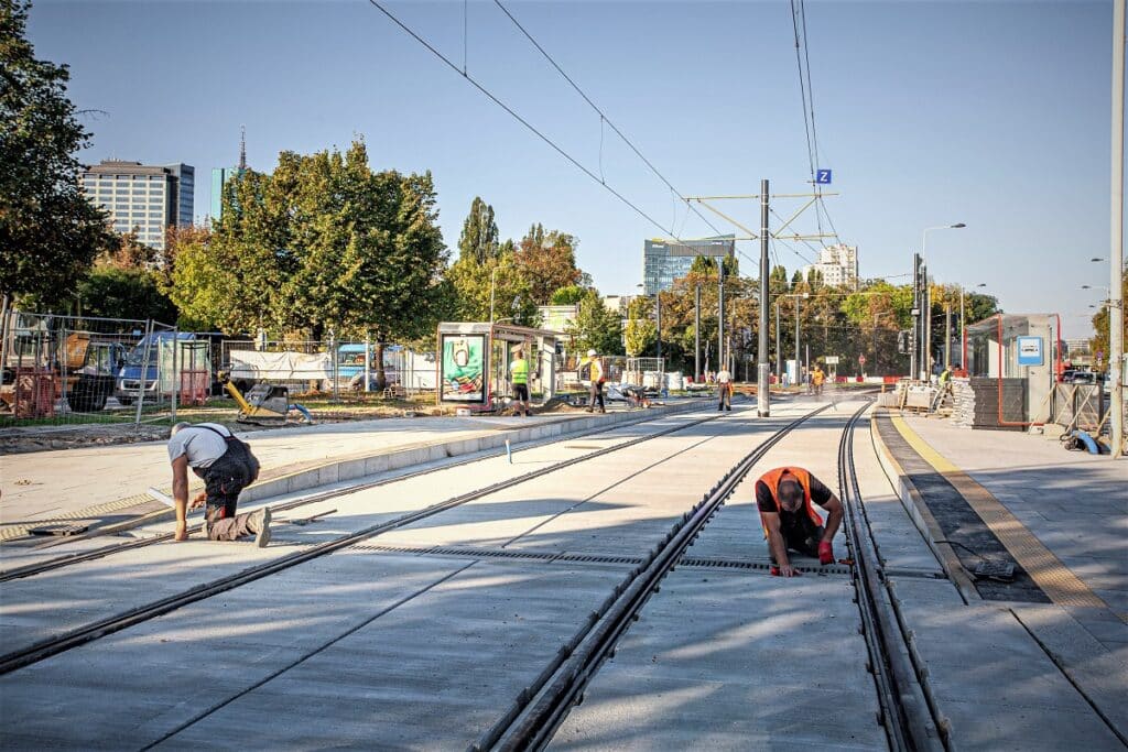 Warszawa: Tramwaje wracają na ul. Słomińskiego. Ale to nie koniec utrudnień foto: UM Warszawa