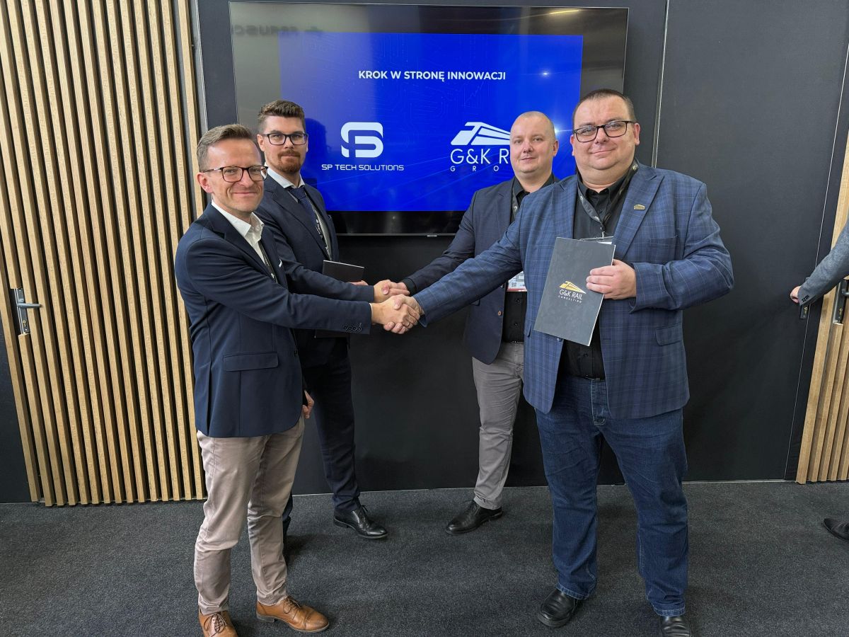 Inforail - Trako 2025: SP Tech Solutions i G&K Rail Group podpisały umowę w sprawie systemu Raily Cargo AI