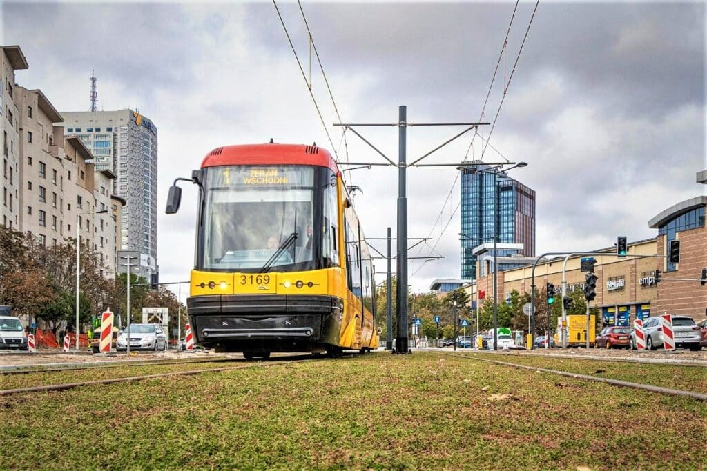 Warszawa: Tramwaje wróciły na ul. Słomińskiego foto: UM Warszawa